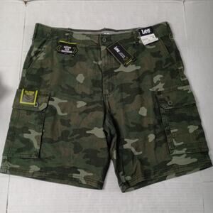 Lee Men's 40 Active Cargo Shorts Green Camo Motion Flex